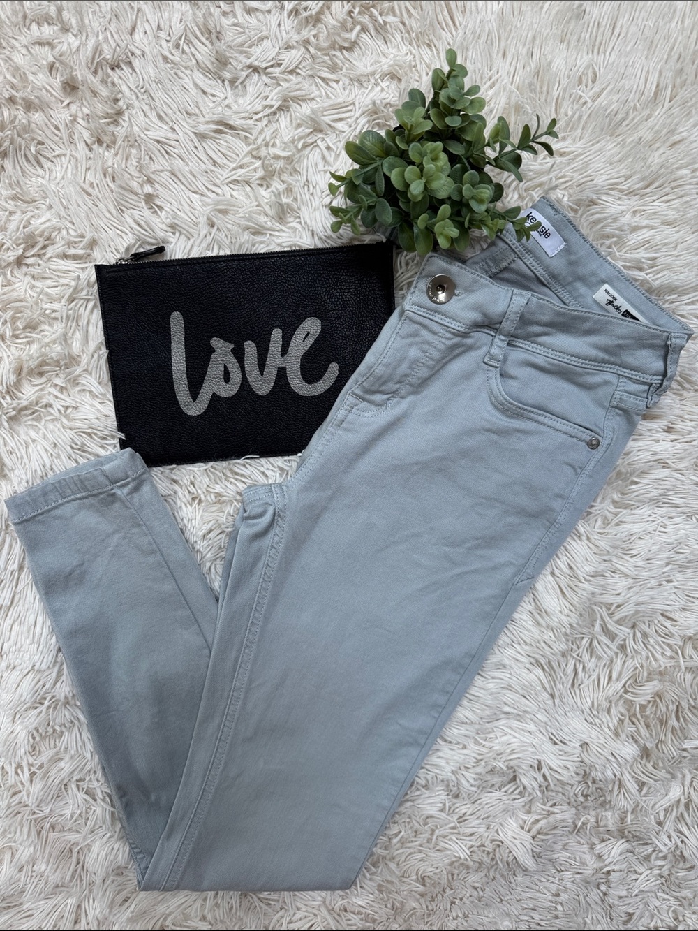 Kensie Skinny Jeans 💗 Light Sage Gray